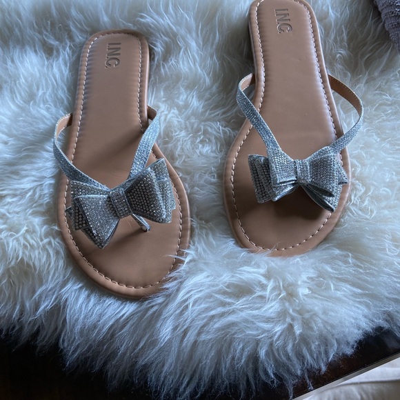 Silver slip ons with Bow - Picture 1 of 3
